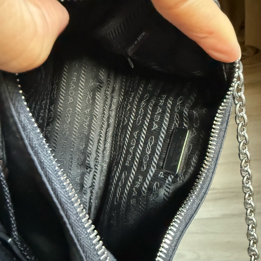 Prada Re-edition 2005 Re-Nylon bag - Picture 7 of 9